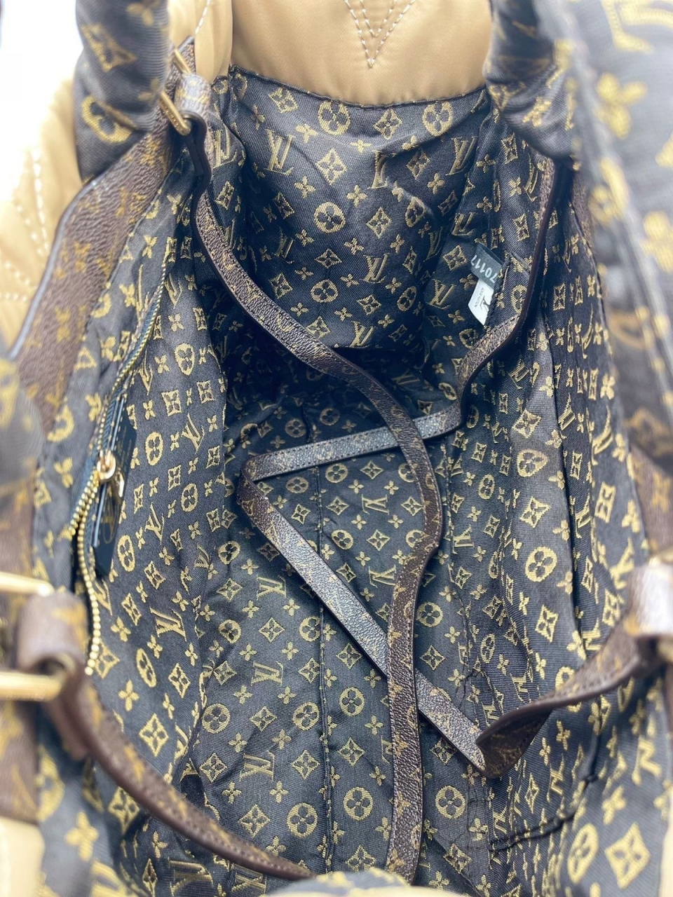 Сумка Louis Vuitton